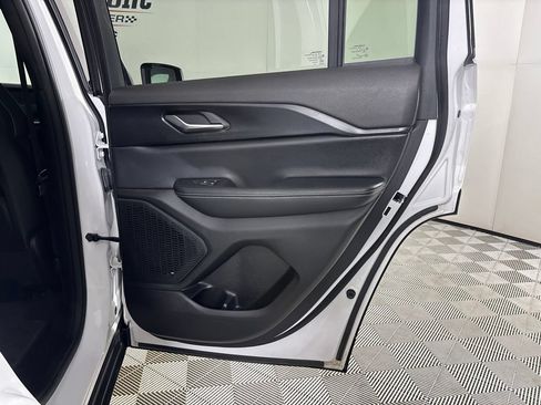 Used 2024 Jeep Grand Cherokee Laredo X w/ Luxury Tech Group I AWD/4WD image 28