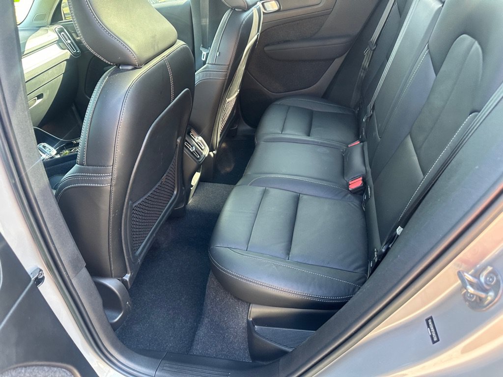 Used 2023 Volvo XC40 B4 Ultimate FWD image 22