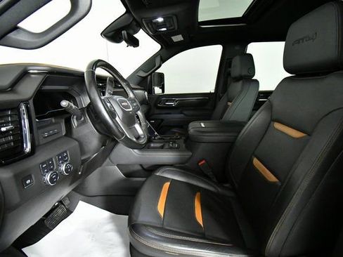 Used 2025 GMC Sierra 3500 AT4 w/ AT4 Premium Plus Package image 5