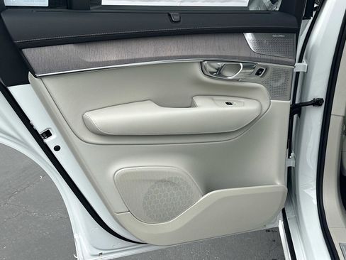 New 2026 Volvo XC90 T8 Ultra w/ Lounge Package AWD/4WD image 16