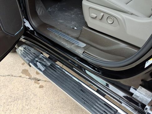 New 2026 GMC Sierra 1500 SLT w/ SLT Premium Package image 13