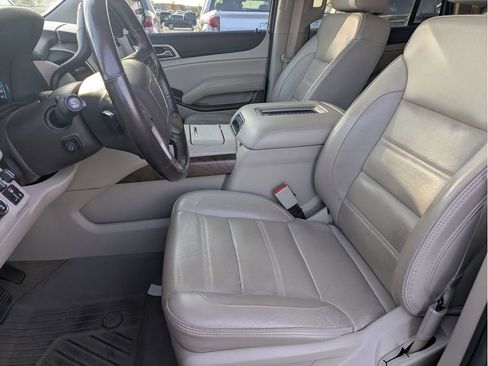 Used 2020 GMC Yukon Denali w/ Denali Premium Package image 11