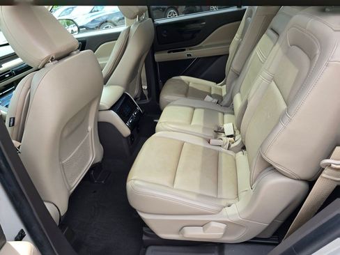 Used 2022 Lincoln Aviator Reserve RWD image 31