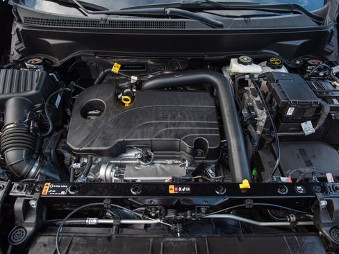 Used 2024 GMC Terrain SLE w/ Driver Convenience Package image 30