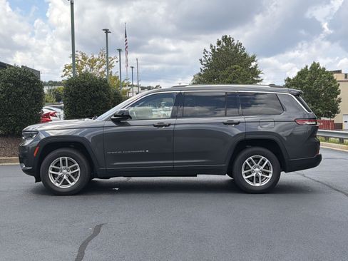 Used 2022 Jeep Grand Cherokee L Laredo w/ Luxury Tech Group I RWD image 12