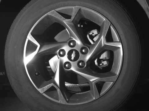 Used 2025 Chevrolet Trax LT w/ LT Convenience Package FWD image 13