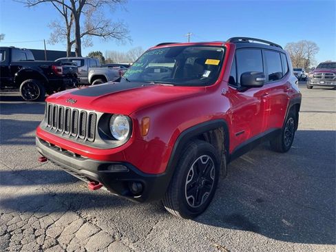 Used 2016 Jeep Renegade Trailhawk w/ Safety & Security Group image 3
