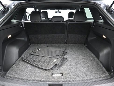 Used 2023 Volkswagen Atlas Cross Sport SE image 29