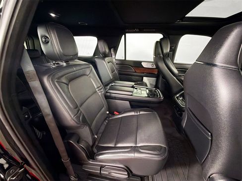 Used 2019 Lincoln Navigator L Reserve image 26