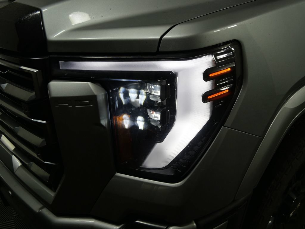 Used 2024 GMC Sierra 3500 AT4 w/ Technology Package AWD/4WD image 9