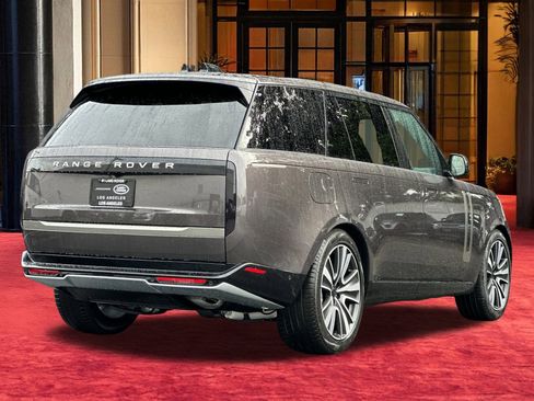 New 2026 Land Rover Range Rover Long Wheelbase SE image 10