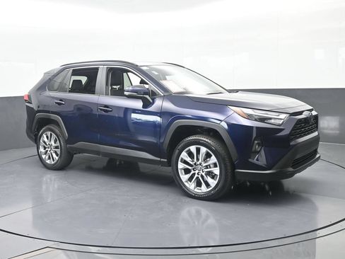Used 2025 Toyota RAV4 XLE Premium FWD image 8