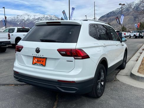 Used 2024 Volkswagen Tiguan SE AWD/4WD image 10
