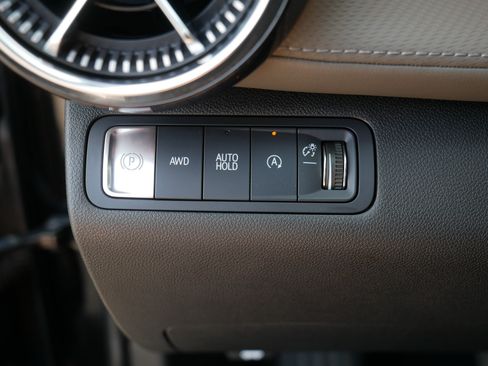 Used 2025 Chevrolet Equinox LT w/ Convenience Package II AWD/4WD image 26