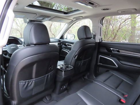 Used 2022 Kia Telluride EX AWD/4WD image 25
