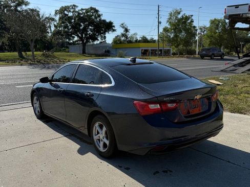 Used 2017 Chevrolet Malibu LS FWD image 3