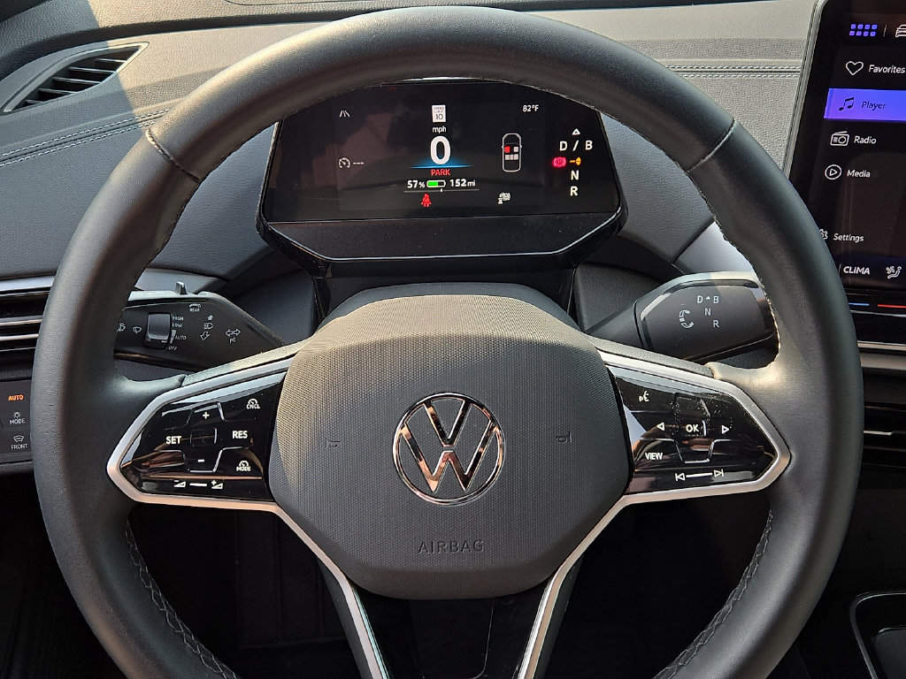 Certified 2025 Volkswagen ID.4 Pro AWD/4WD image 19