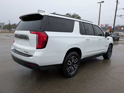 Used 2021 GMC Yukon XL AT4 w/ AT4 Premium Package image 4