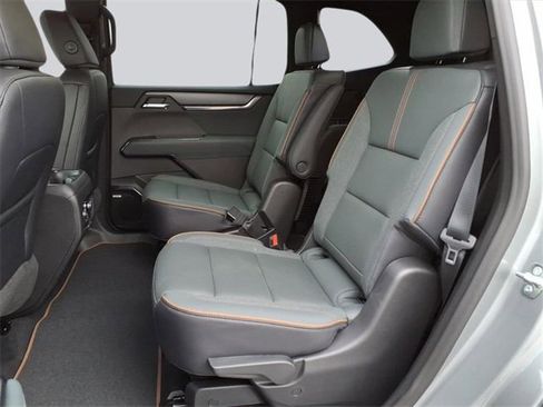 New 2026 GMC Acadia AT4 w/ Luxury Package image 13