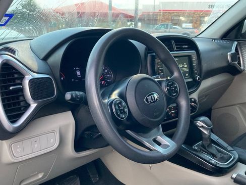 Used 2021 Kia Soul LX FWD image 9