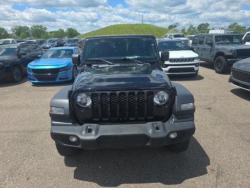 Used 2024 Jeep Wrangler Unlimited Sport AWD/4WD image 2