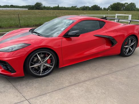 Used 2020 Chevrolet Corvette Stingray Premium Cpe w/ 3LT Preferred Equipment Group RWD image 2