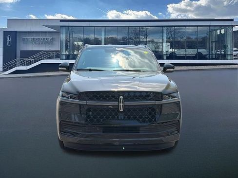 New 2027 Lincoln Navigator L Black Label AWD/4WD image 2