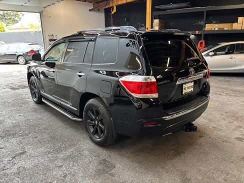 Used 2012 Toyota Highlander SE w/ Tow Pkg AWD/4WD image 5