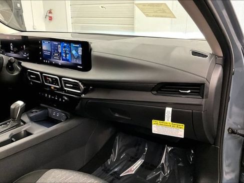 New 2026 Nissan Sentra SV w/ Floor Mat Package FWD image 32