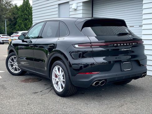 Used 2024 Porsche Cayenne S AWD/4WD image 3