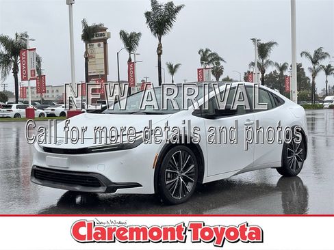 Used 2024 Toyota Prius XLE image 1