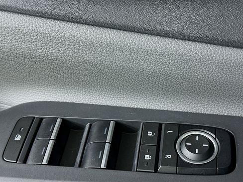 Used 2024 Toyota Prius Limited image 14