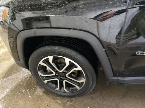 Used 2022 Jeep Compass Limited image 9