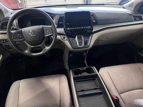 Used 2024 Honda Odyssey EX image 8