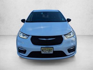 Used 2024 Chrysler Pacifica Touring-L FWD video 2