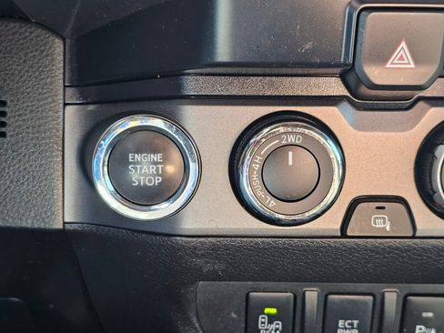 Used 2023 Toyota Tacoma TRD Off-Road w/ Technology Package image 18