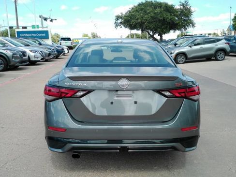 Used 2025 Nissan Sentra SR w/ SR Premium Package FWD image 7