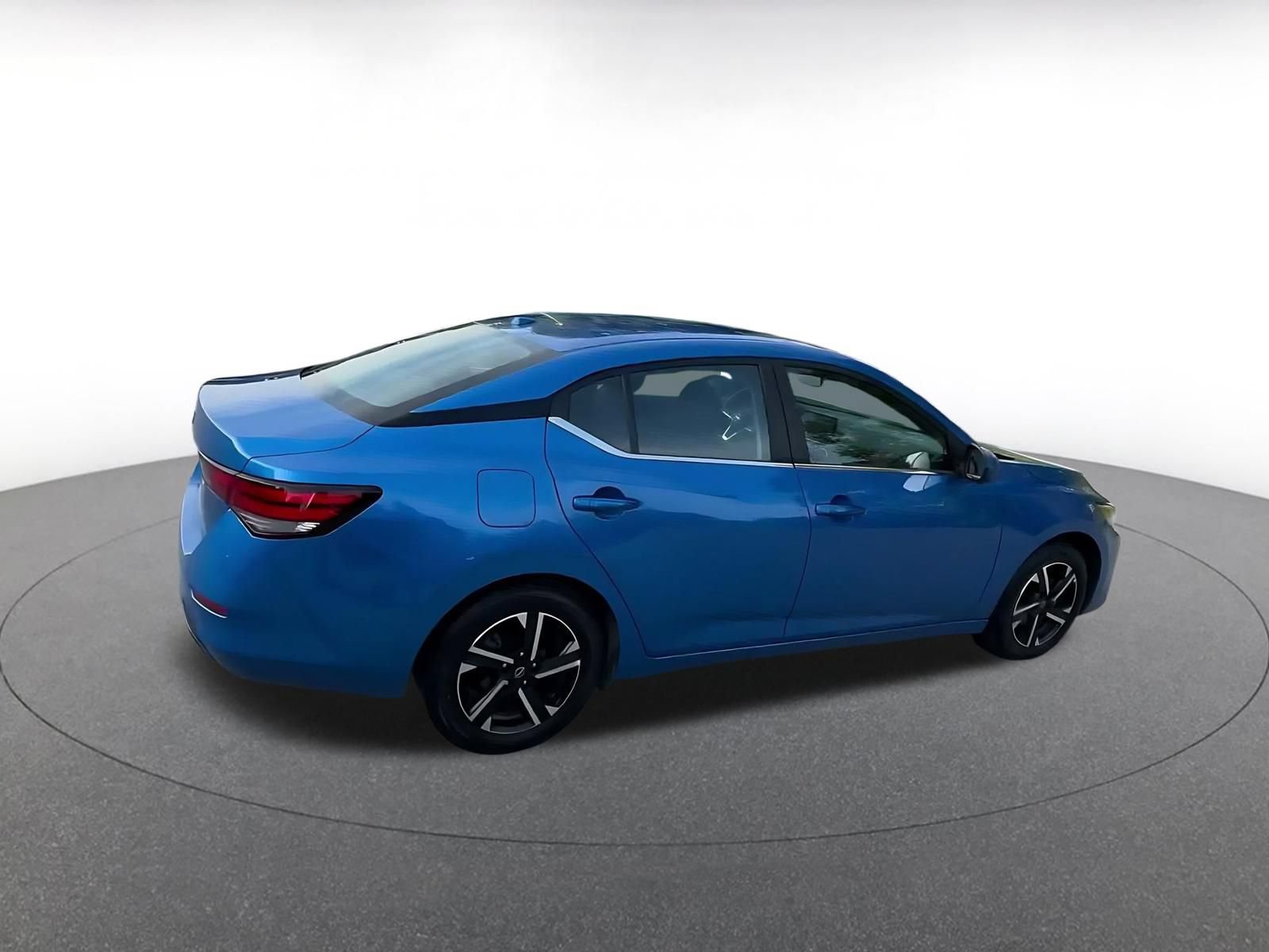 Used 2025 Nissan Sentra SV FWD image 13