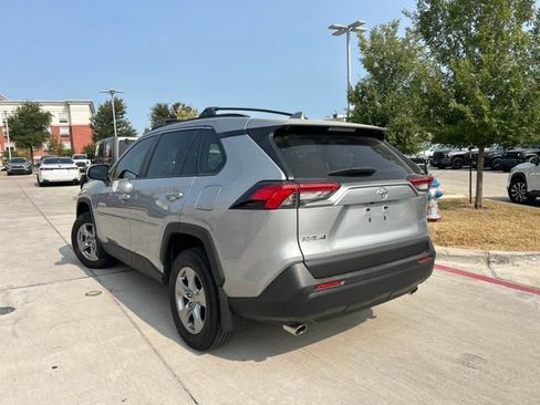 Used 2025 Toyota RAV4 XLE w/ Convenience Package FWD image 6