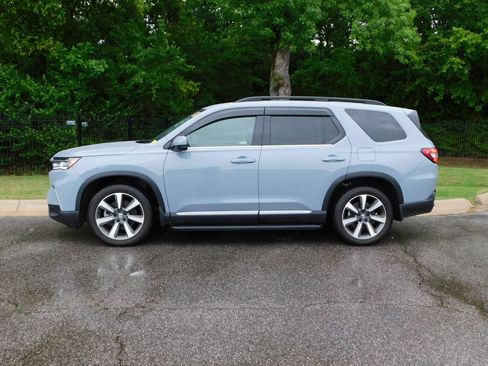 Used 2024 Honda Pilot Elite image 2