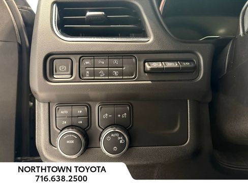 Used 2023 Chevrolet Suburban High Country AWD/4WD image 19