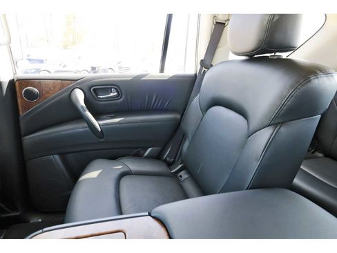Used 2024 Nissan Armada SL w/ Captain's Chairs Package image 9