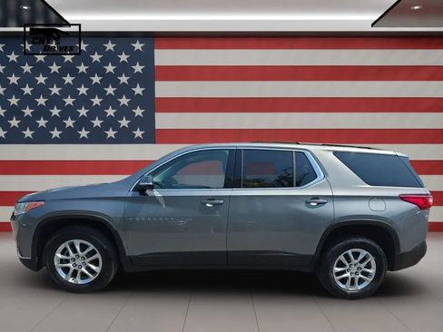Used 2020 Chevrolet Traverse LT w/ LPO, Black Accent Package AWD/4WD image 8