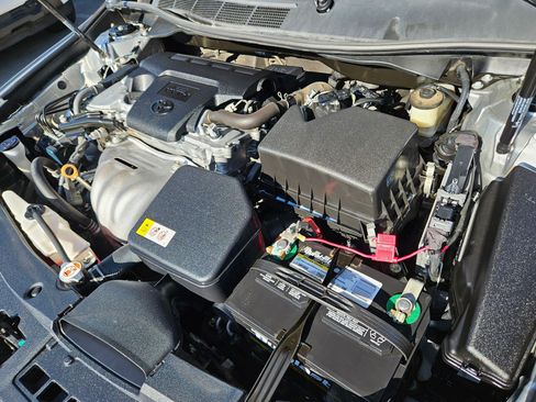 Used 2017 Toyota Camry LE FWD image 40