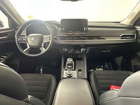 Used 2024 Mitsubishi Outlander SE AWD/4WD image 20