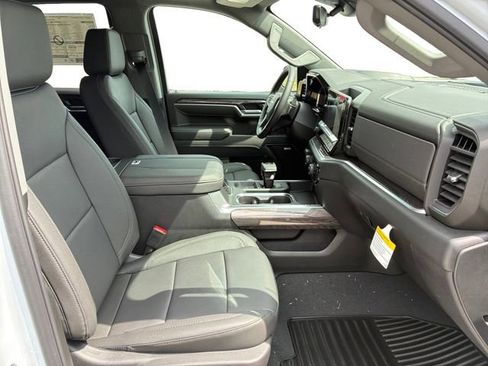 New 2026 Chevrolet Silverado 1500 LTZ w/ LTZ Premium Package AWD/4WD image 13