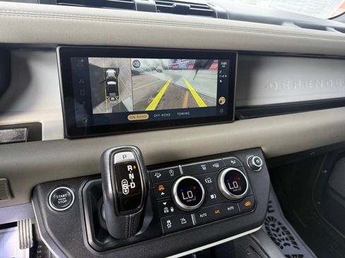 Used 2020 Land Rover Defender 110 First Edition image 22