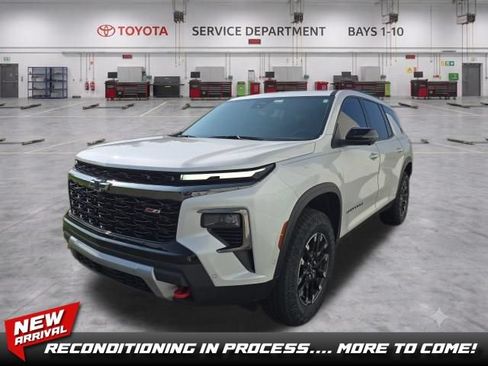 Used 2024 Chevrolet Traverse Z71 w/ Enhanced Driving Package AWD/4WD image 1