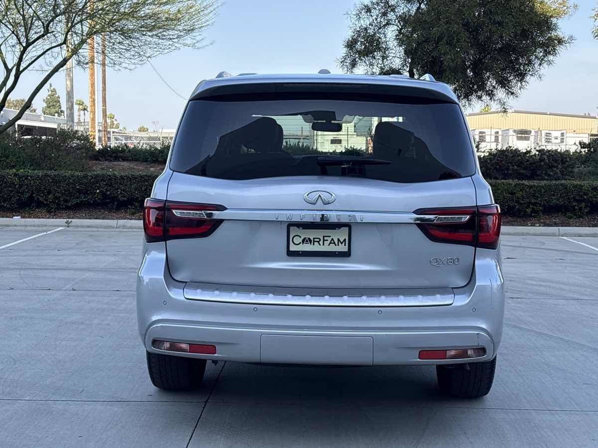 Used 2019 INFINITI QX80 Luxe AWD/4WD image 3