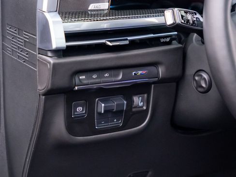 Certified 2025 Cadillac Escalade V w/ LPO, ONYX Package AWD/4WD image 24